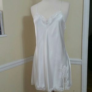 Victoria's Secret Nightie White W/lace M